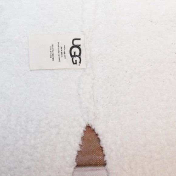 NWOT <UGG> Australia Soft Ivory Sweater - Picture 5 of 5